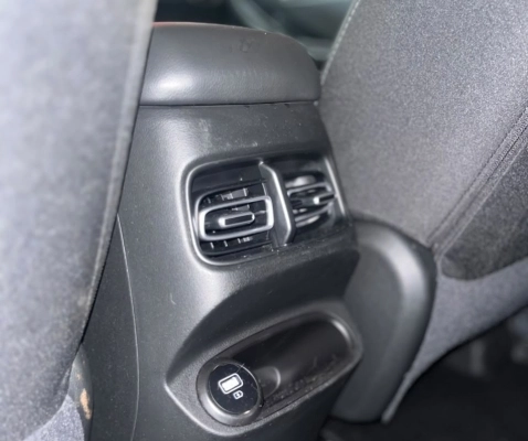 imagem-https://www.socarrao.com.br/sc-vehicle-images-prod/3816176/1789410352893-Q2nLMv7j4eHq32hnRFj6O2gqJWwnXq26.jpg