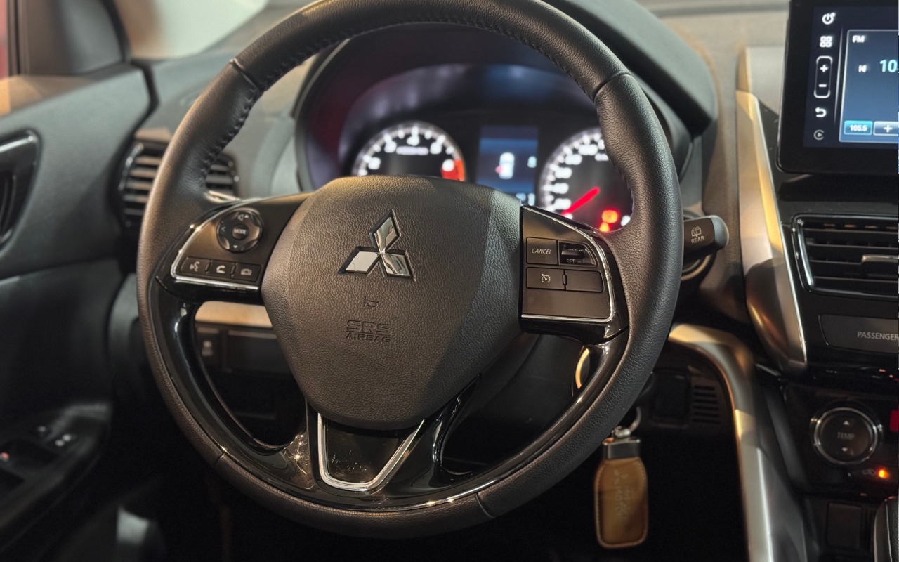 imagem-https://www.socarrao.com.br/sc-vehicle-images-prod/3816255/1789410229931-TUlUU1VCSVNIIEVjbGlwc2UgQ3Jvc3MgUlVTSCAtIDIwMjYgLSBDSU5aQSAtIFVBWjZINTMgKDE3KS5wbmc.png