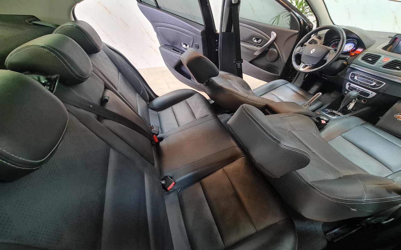 imagem-https://www.socarrao.com.br/sc-vehicle-images-prod/3816305/1789410370514-MTAuanBn.jpg