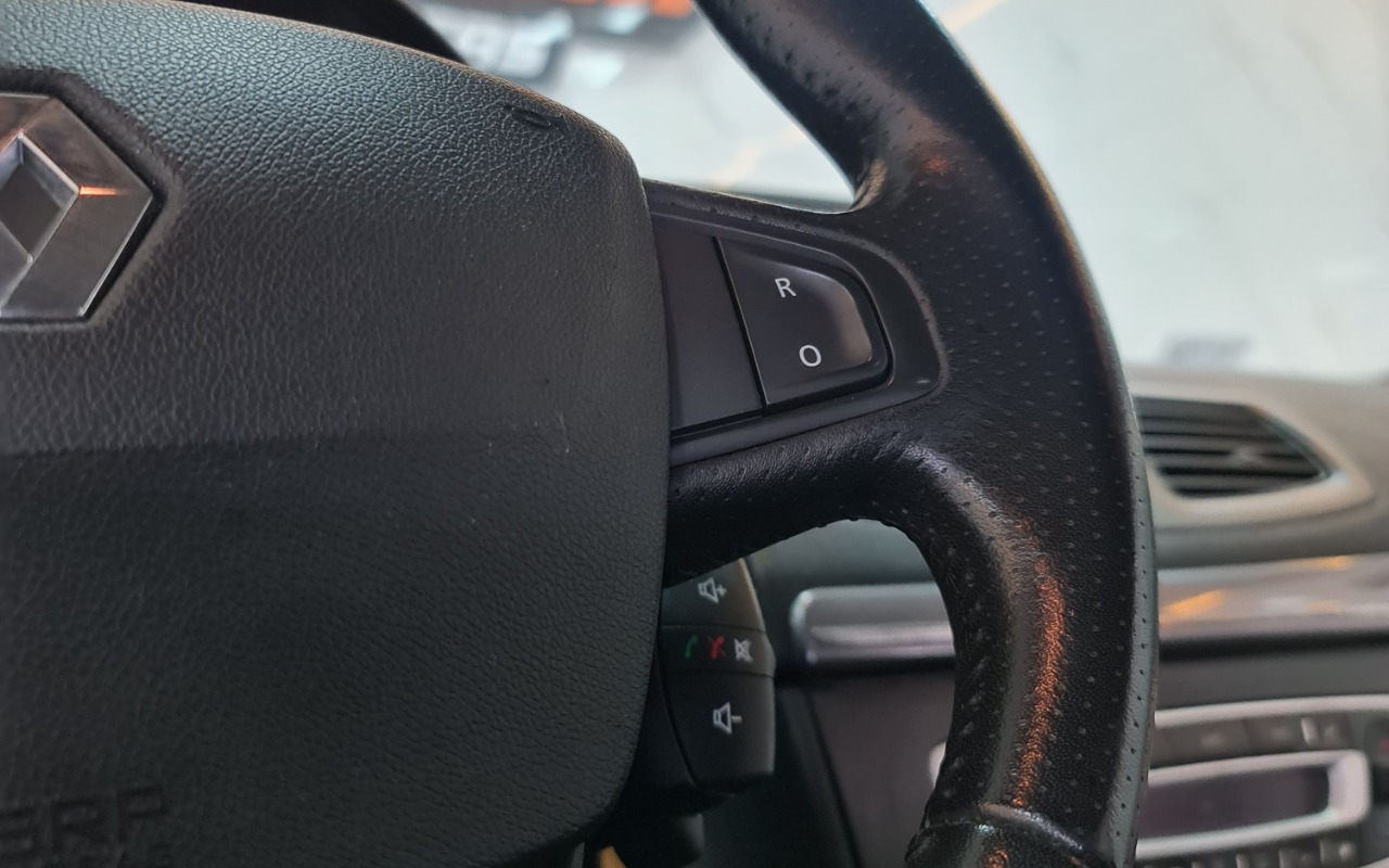 imagem-https://www.socarrao.com.br/sc-vehicle-images-prod/3816305/1789410372085-RXh0cmEgKDQpLmpwZw.jpg