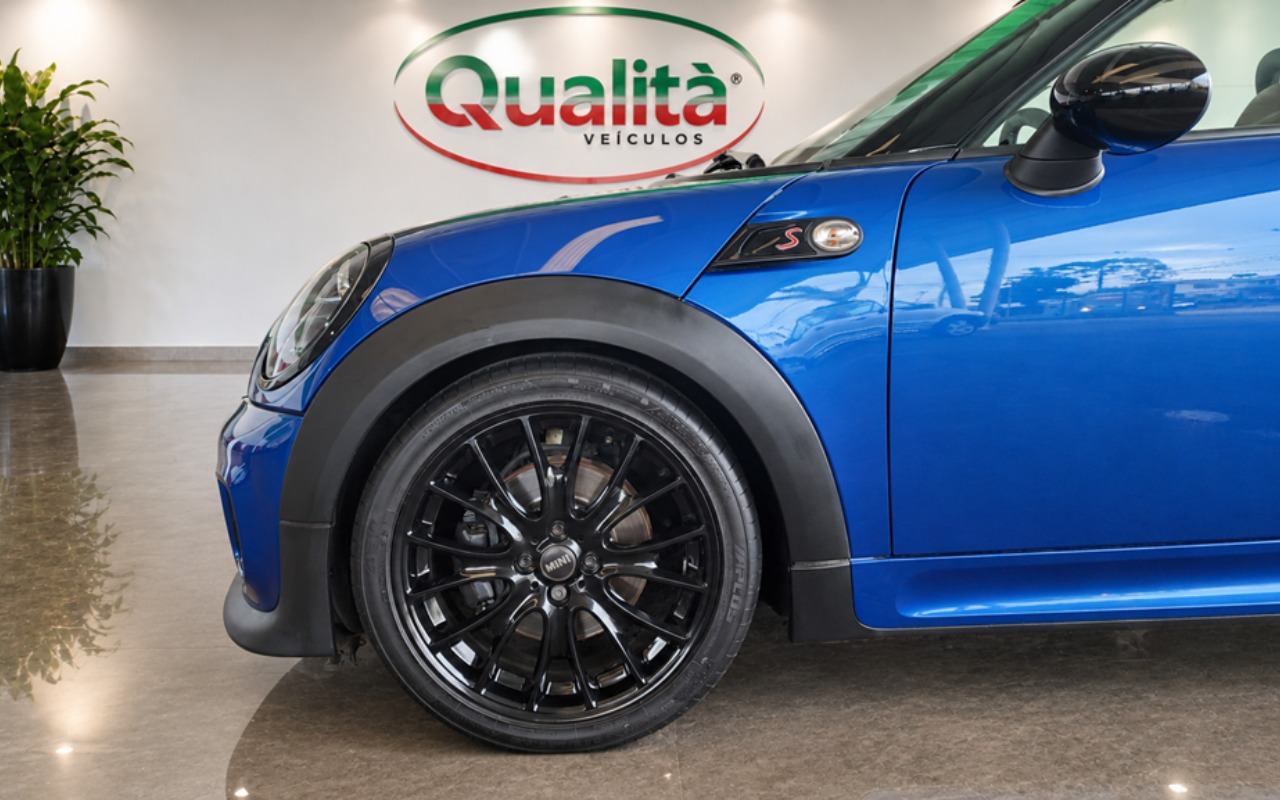 imagem-https://www.socarrao.com.br/sc-vehicle-images-prod/3816332/1789490113401-MTAucG5n.png
