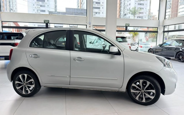 imagem-https://www.socarrao.com.br/sc-vehicle-images-prod/3816379/1789740940065-gb-9c55b81.jpeg