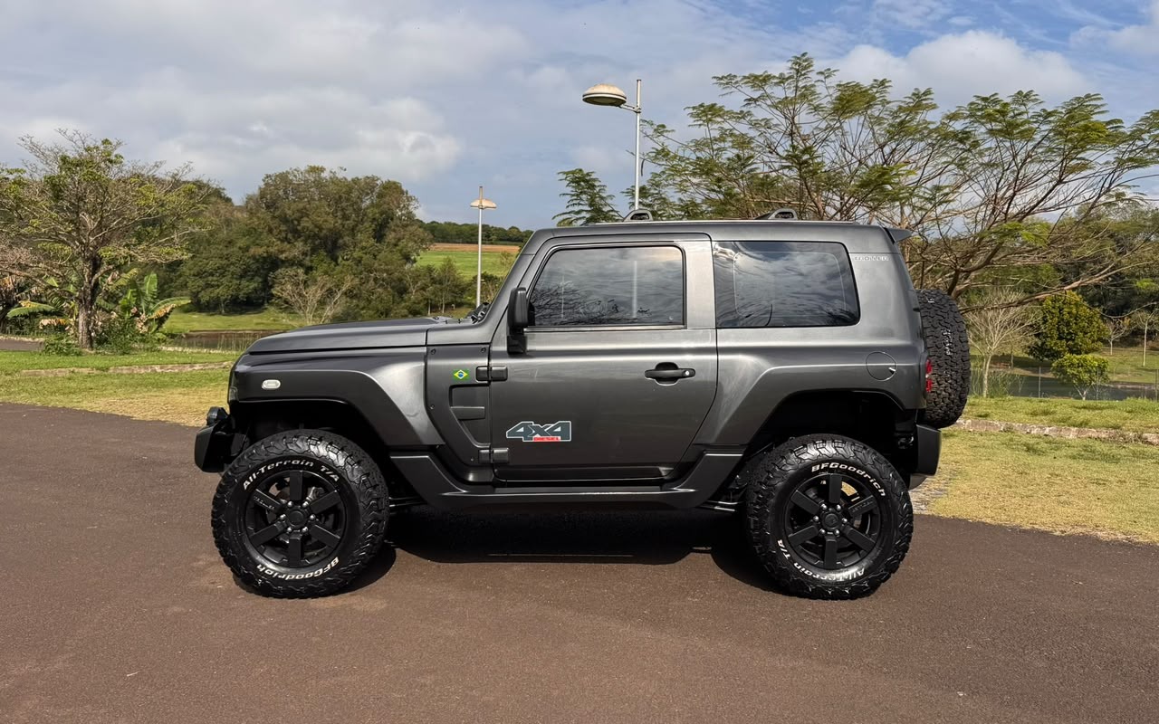 imagem-https://www.socarrao.com.br/sc-vehicle-images-prod/3816590/1789411132202-V2hhdHNBcHAgSW1hZ2UgMjAyNi0wOS0xMCBhdCAxNi4xMy4zMyAoMSkuanBlZw.jpeg