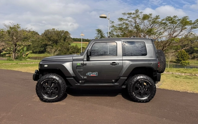 imagem-https://www.socarrao.com.br/sc-vehicle-images-prod/3816590/1789411132202-V2hhdHNBcHAgSW1hZ2UgMjAyNi0wOS0xMCBhdCAxNi4xMy4zMyAoMSkuanBlZw.jpeg