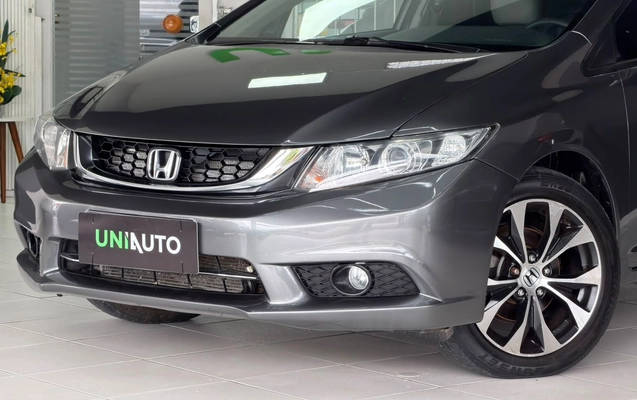 imagem-https://www.socarrao.com.br/sc-vehicle-images-prod/3816656/1789411277556-003_75b2ea0b050bbd309b62a799486d4c3d.jpeg