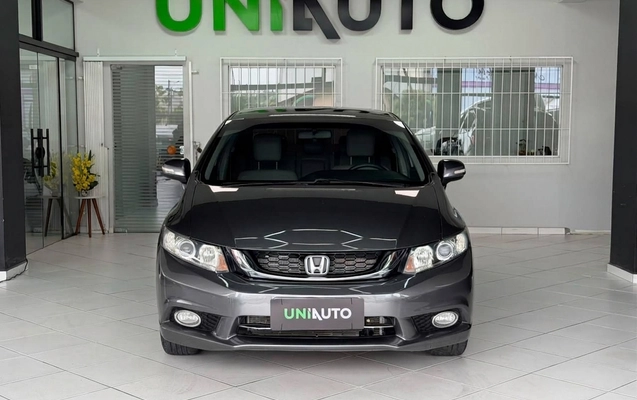 imagem-https://www.socarrao.com.br/sc-vehicle-images-prod/3816656/1789411277558-003_2954f9ad8831f53db9d395bf512822a6.jpg