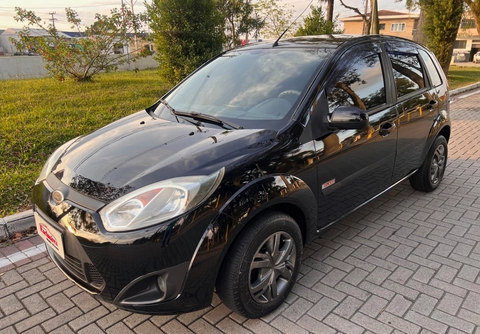 Ford Fiesta 2014 Preto — foto 1 de 3