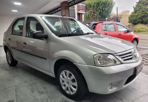 Renault Logan 2010 Prata — foto 1 de 3