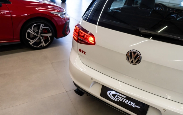 imagem-https://www.socarrao.com.br/sc-vehicle-images-prod/3816974/1789412024478-1_031049.jpg