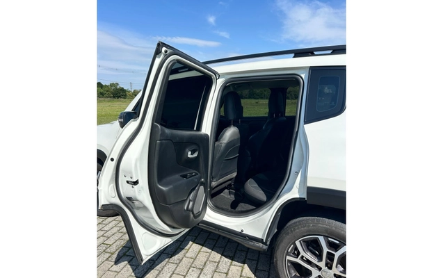 imagem-https://www.socarrao.com.br/sc-vehicle-images-prod/3816986/1789412035129-5_051356.jpg