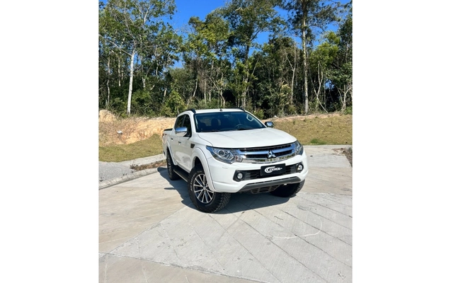 imagem-https://www.socarrao.com.br/sc-vehicle-images-prod/3816997/1789412039982-1_093602.jpg