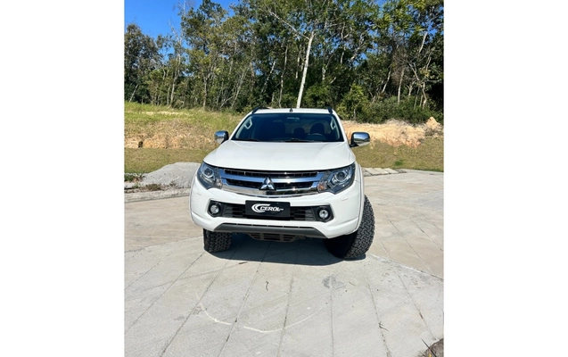 imagem-https://www.socarrao.com.br/sc-vehicle-images-prod/3816997/1789412039983-3_093602.jpg