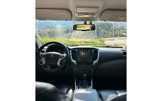 imagem-https://www.socarrao.com.br/sc-vehicle-images-prod/3816997/1789412039985-7_093602.jpg