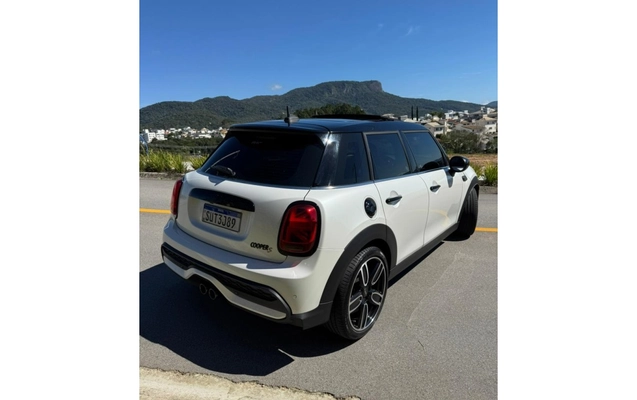 imagem-https://www.socarrao.com.br/sc-vehicle-images-prod/3817017/1789412059143-6_035026.jpg
