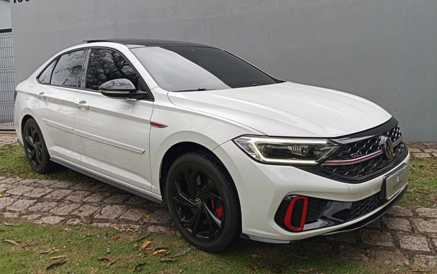 imagem-https://www.socarrao.com.br/sc-vehicle-images-prod/3817059/1789412308027-vehicle_image_1789412206_43f57c46506f6fe6b9a97df54c795e4d.jpeg