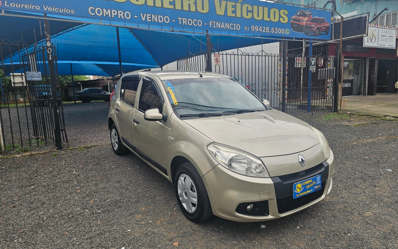 Renault Sandero 2013 Bege — foto 1 de 3