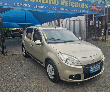 Renault Sandero 2013 Bege — foto 1 de 3