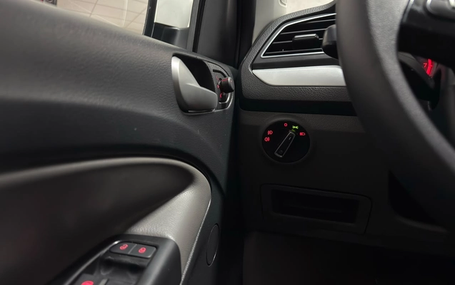 imagem-https://www.socarrao.com.br/sc-vehicle-images-prod/3817446/1789413528069-003_18b4f3353b894d455caf1304a783c720.jpeg