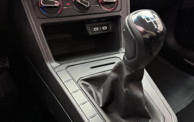 imagem-https://www.socarrao.com.br/sc-vehicle-images-prod/3817459/1789670544664-vehicle_image_1789670512_8df7b73a7820f4aef47864f2a6c5fccf.jpeg