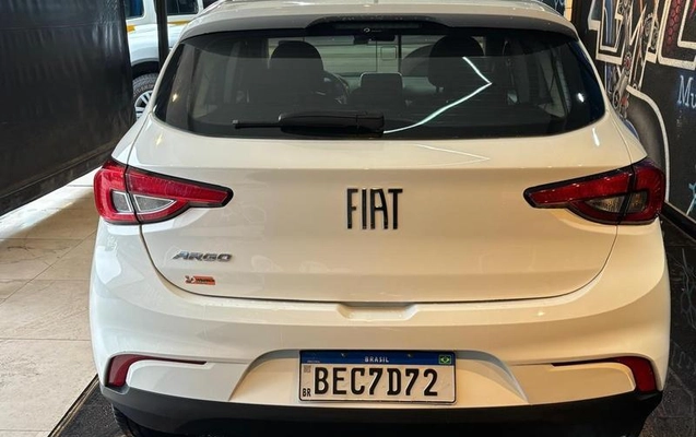 imagem-https://www.socarrao.com.br/sc-vehicle-images-prod/3817473/1789413961757-8475586_0_B_e6e6feef51.jpeg