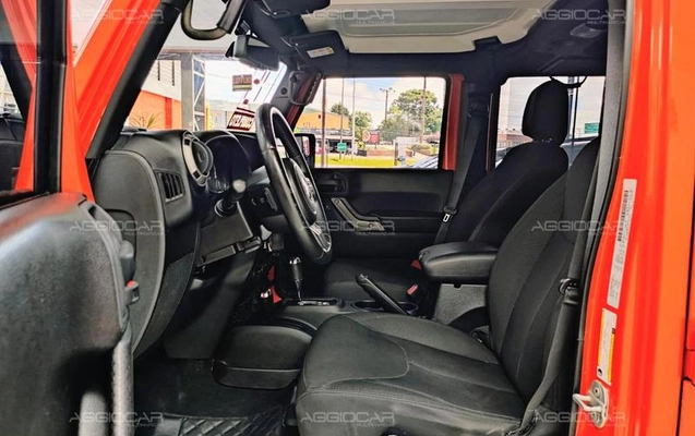 imagem-https://www.socarrao.com.br/sc-vehicle-images-prod/3817544/1789413821216-7532407_17_B_b002cf3a56.jpeg