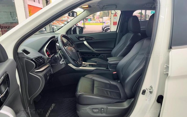 imagem-https://www.socarrao.com.br/sc-vehicle-images-prod/3817570/1789503469303-8129394_22_B_5e6bda2a3f.jpeg