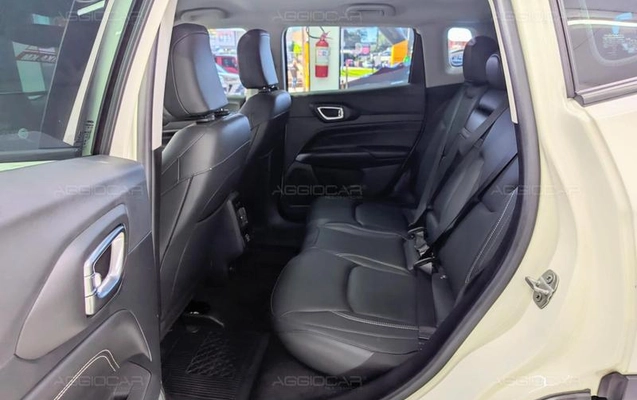 imagem-https://www.socarrao.com.br/sc-vehicle-images-prod/3817578/1789503474516-8155944_19_B_8346dec4d4.jpeg