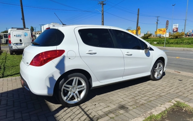 imagem-https://www.socarrao.com.br/sc-vehicle-images-prod/3817828/1789414237520-n89ArSck2P2aRPFdQoMvlxLb715WtIef.jpg