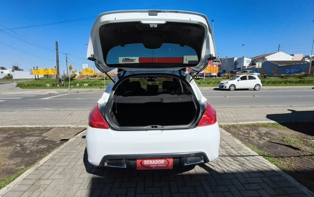 imagem-https://www.socarrao.com.br/sc-vehicle-images-prod/3817828/1789414237526-jZJ7R0MOYntOlsduup581VzeH7fFOJOT.jpg