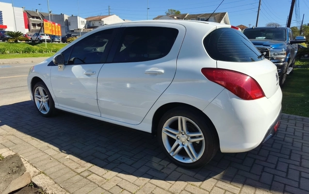 imagem-https://www.socarrao.com.br/sc-vehicle-images-prod/3817828/1789414237530-6hfHMBuKRnFqw7znptu8ppjfG0GMUml1.jpg