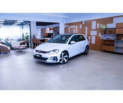 Volkswagen Golf 2019 Prata — foto 1 de 3