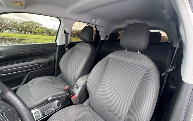imagem-https://www.socarrao.com.br/sc-vehicle-images-prod/3817985/1789414737068-V2hhdHNBcHAgSW1hZ2UgMjAyNi0wOS0xNCBhdCAxNS40OC4wOCAoMykuanBlZw.jpeg