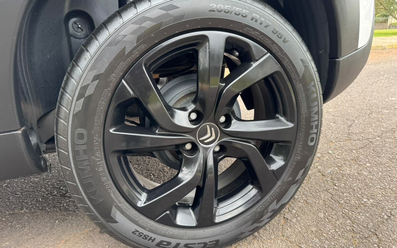 imagem-https://www.socarrao.com.br/sc-vehicle-images-prod/3817985/1789414737851-V2hhdHNBcHAgSW1hZ2UgMjAyNi0wOS0xNCBhdCAxNS40OC4wOCAoMikuanBlZw.jpeg