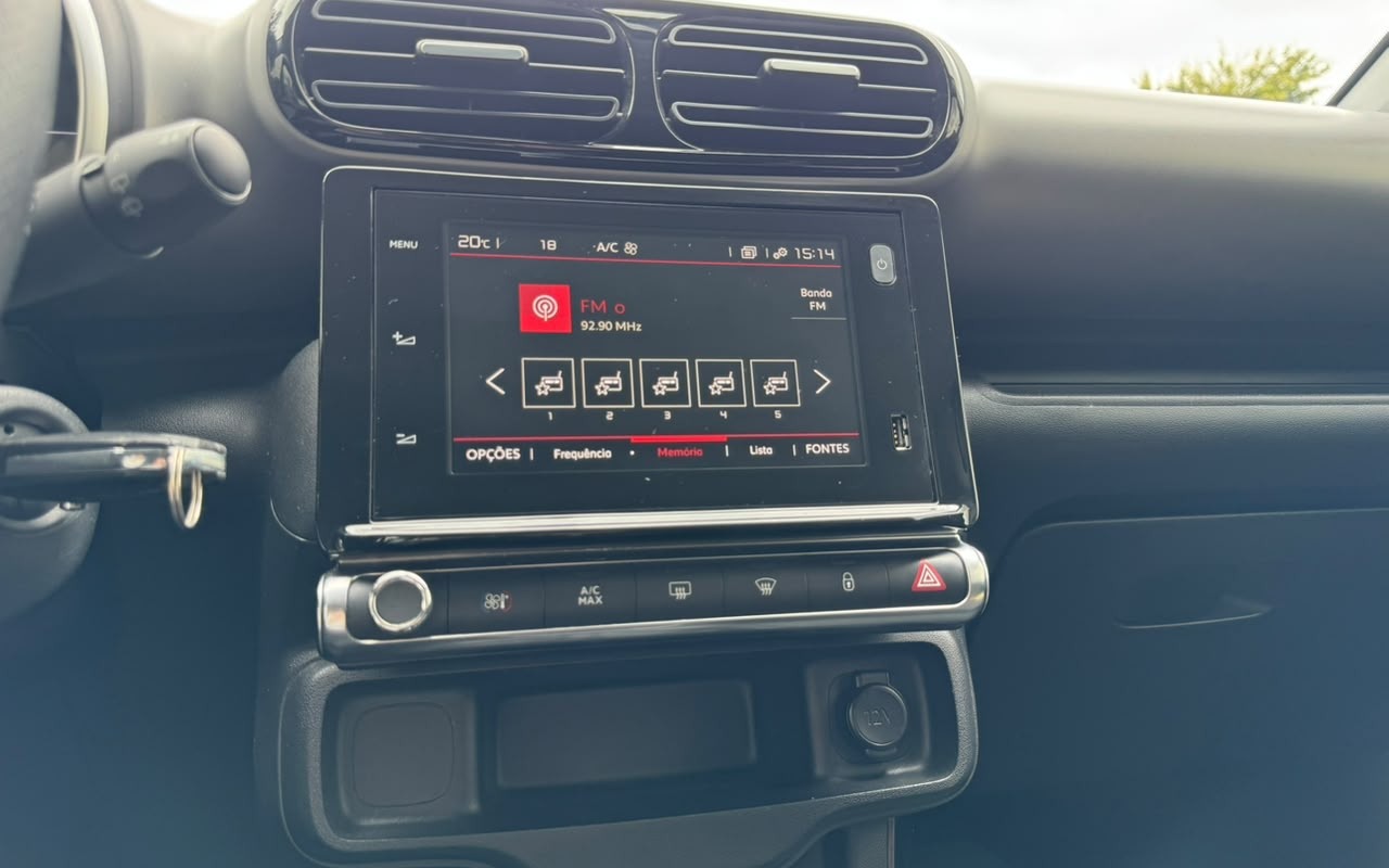 imagem-https://www.socarrao.com.br/sc-vehicle-images-prod/3817985/1789414738294-V2hhdHNBcHAgSW1hZ2UgMjAyNi0wOS0xNCBhdCAxNS40OC4xMCAoMikuanBlZw.jpeg