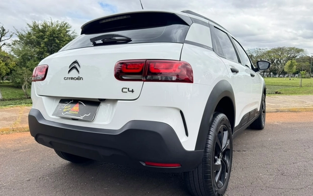 imagem-https://www.socarrao.com.br/sc-vehicle-images-prod/3817985/1789414738813-V2hhdHNBcHAgSW1hZ2UgMjAyNi0wOS0xNCBhdCAxNS40OC4wNyAoMSkuanBlZw.jpeg