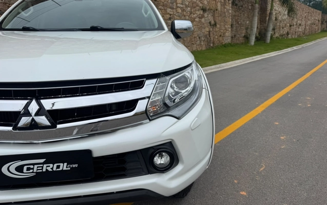 imagem-https://www.socarrao.com.br/sc-vehicle-images-prod/3818300/1789415472422-5_042002.jpg