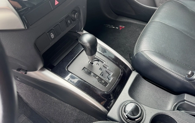 imagem-https://www.socarrao.com.br/sc-vehicle-images-prod/3818300/1789415472427-8_042002.jpg