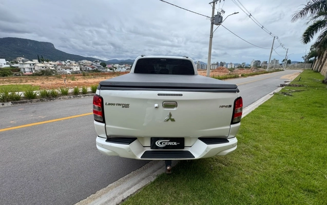 imagem-https://www.socarrao.com.br/sc-vehicle-images-prod/3818300/1789415472436-13_042002.jpg