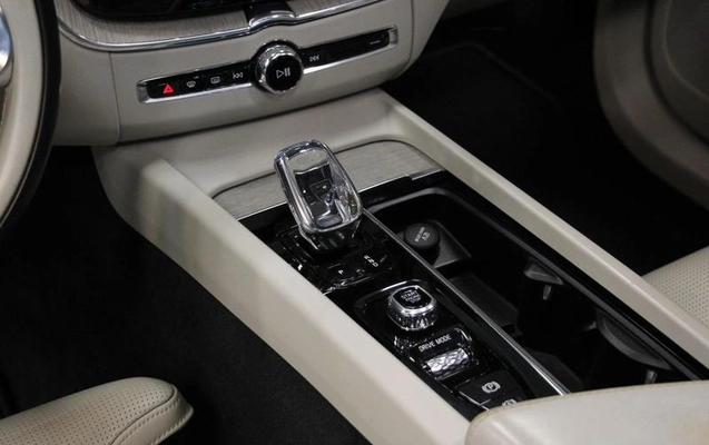 imagem-https://www.socarrao.com.br/sc-vehicle-images-prod/3818480/1789417810070-8466973_12_B_7d3eb2663e.jpeg