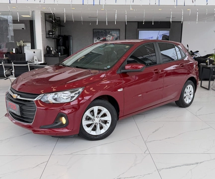 Chevrolet Onix 2023 Vermelho — foto 1 de 3
