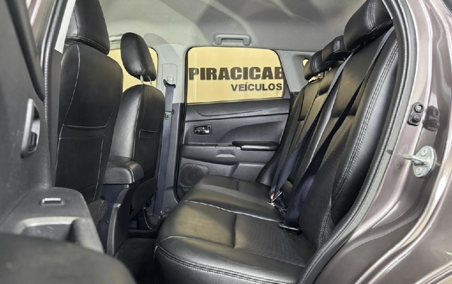 imagem-https://www.socarrao.com.br/sc-vehicle-images-prod/3818734/1789416266238-6ee284a5-9c4f-0f73-4241-40f30a7231b6-whatsappimage2025-12-13at1001211jpeg.jpg