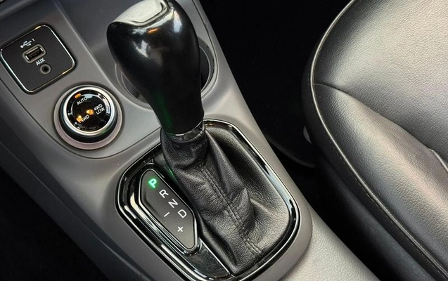 imagem-https://www.socarrao.com.br/sc-vehicle-images-prod/3818775/1789416433384-8124719_5_B_7d56dca978.jpeg