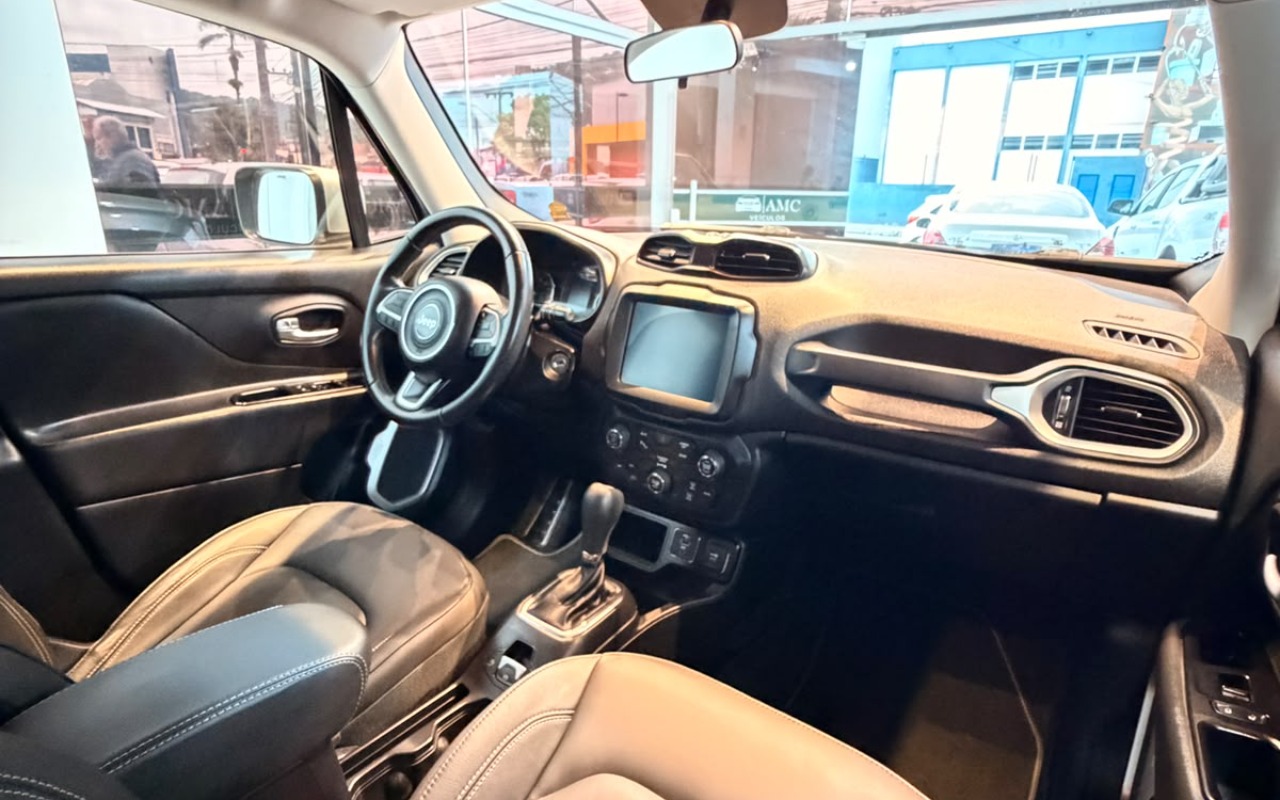 imagem-https://www.socarrao.com.br/sc-vehicle-images-prod/3818825/1789416566803-V2hhdHNBcHAgSW1hZ2UgMjAyNi0wOS0xNCBhdCAxNi4wMi40MiAoMSkuanBlZw.jpeg