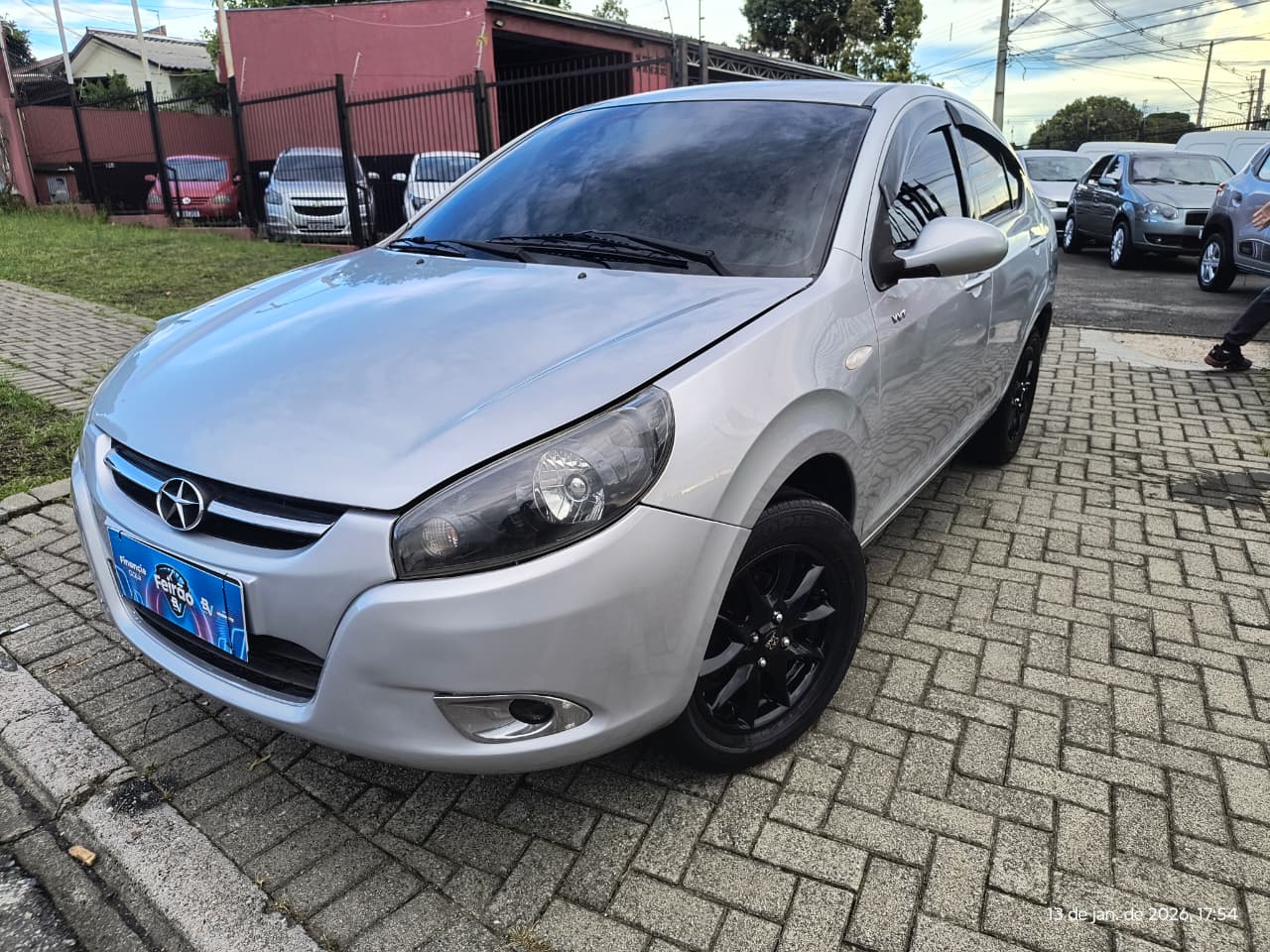 JAC J3 Turin Sedan Brasil 1.4 16V 4p Mec. na cor Cinza em Curitiba / PR - 38189
