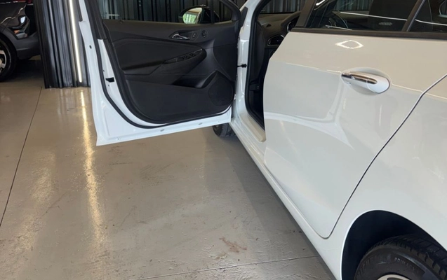 imagem-https://www.socarrao.com.br/sc-vehicle-images-prod/3819324/1789417684656-gb-a323dd0.jpeg