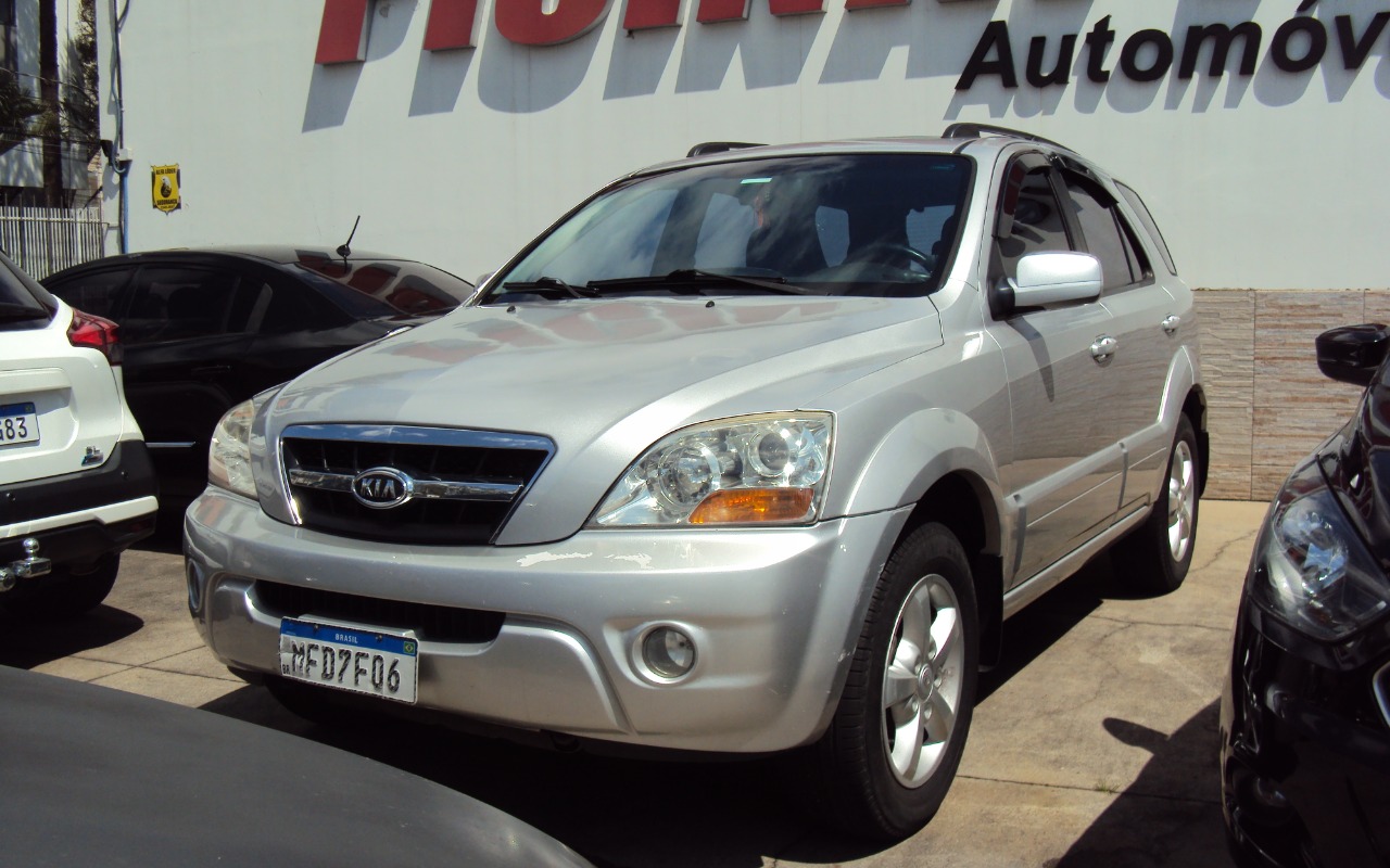 Kia Sorento 2009 Prata — foto 1 de 3