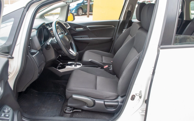 imagem-https://www.socarrao.com.br/sc-vehicle-images-prod/3819609/1789418197616-647cc26665ac499fa4cba3243f538c15_1789418021998.jpg