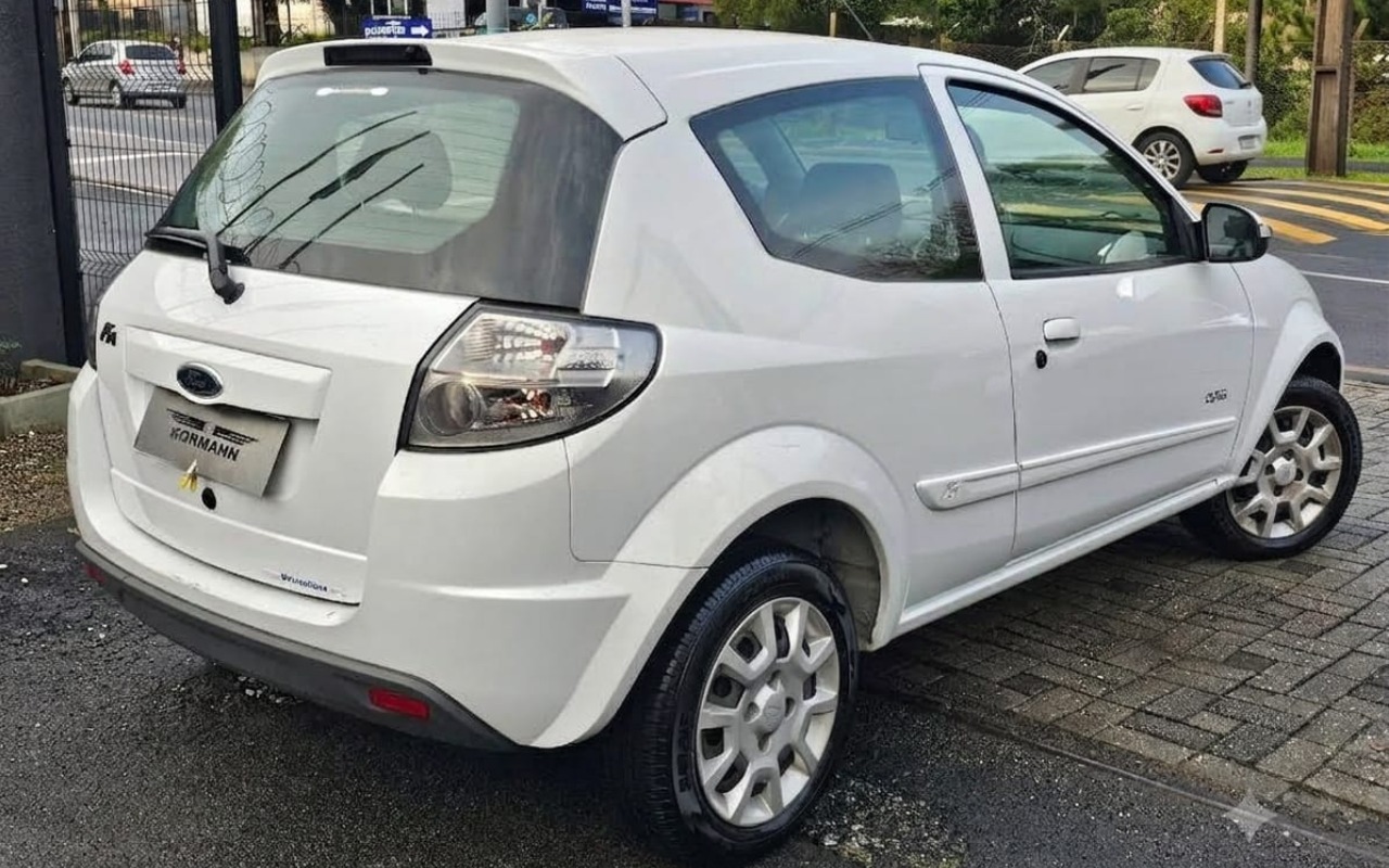 imagem-https://www.socarrao.com.br/sc-vehicle-images-prod/3819703/1789737476307-V2hhdHNBcHAgSW1hZ2UgMjAyNi0wOS0xOCBhdCAxMC4wOC40MS5qcGVn.jpeg