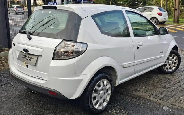 imagem-https://www.socarrao.com.br/sc-vehicle-images-prod/3819703/1789737476307-V2hhdHNBcHAgSW1hZ2UgMjAyNi0wOS0xOCBhdCAxMC4wOC40MS5qcGVn.jpeg