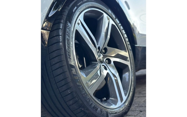 imagem-https://www.socarrao.com.br/sc-vehicle-images-prod/3819831/1789418578741-7_054718.jpg